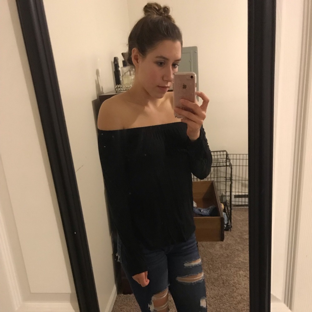 super soft, off shoulder hollister shirt